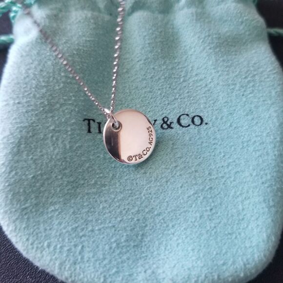 Tiffany & Co. Initial Letter 'P' Necklace - Picture 7 of 8